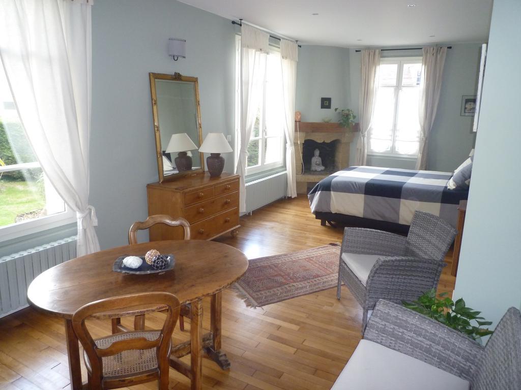 Chambre D'Hote La Bacotterie Bois-le-Roi  Стая снимка